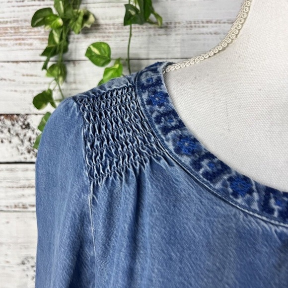 Southern Tide Blouse Tunic size Small Denim Jean Tencel Peasant Boho Tassels - Picture 6 of 16